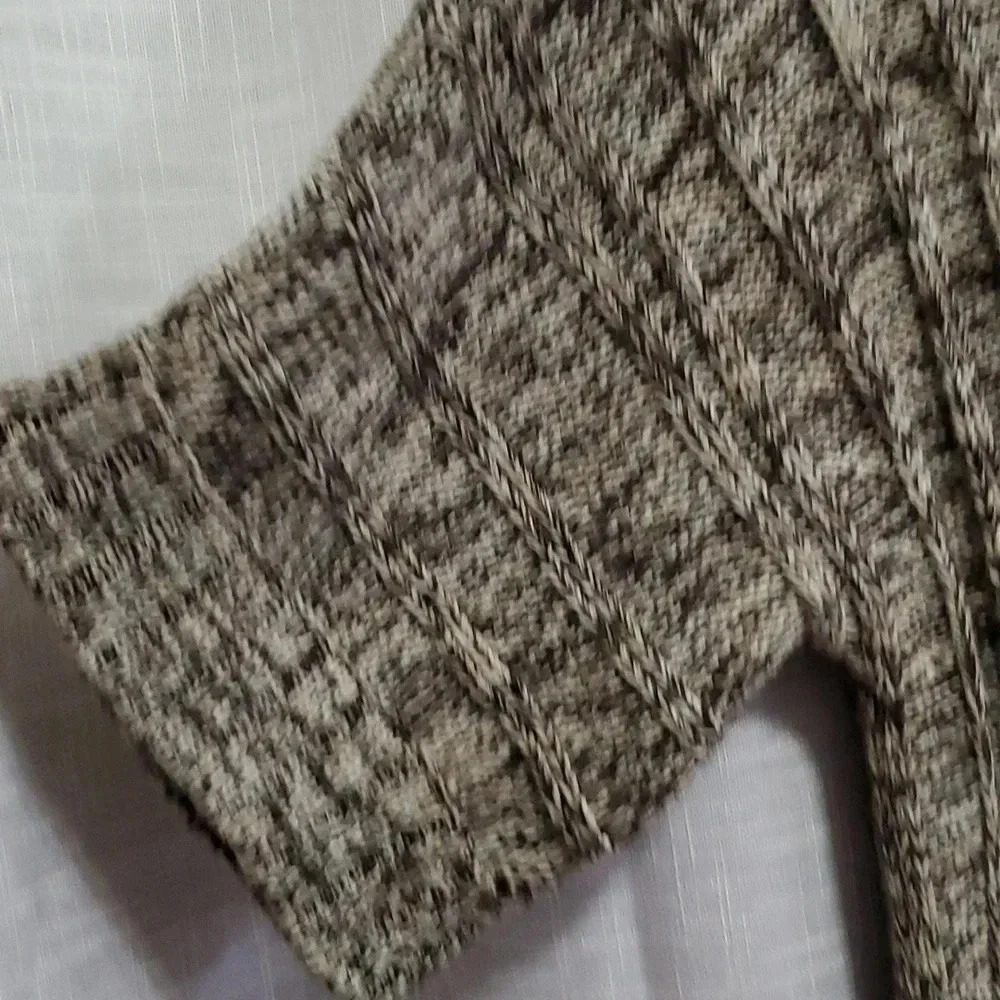 CAROLYN TAYLOR SWEATER - Picture 7 of 8
